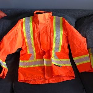 New safety coat with separate vest. Sz.Med.
